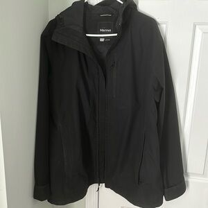 Men’s Marmot XL black light weight jacket with hood.